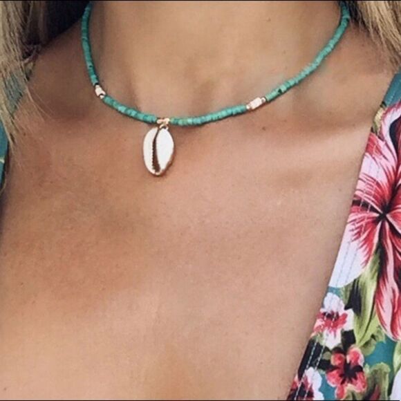 Turquoise Cowrie SeaShell & Beads Necklace (v1) - Picture 2 of 8